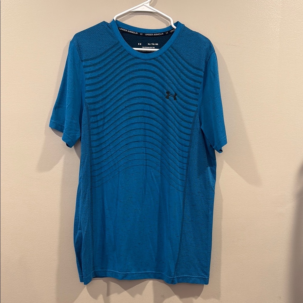 Under Armour Blue Short Sleeve Tee with Textured Pattern